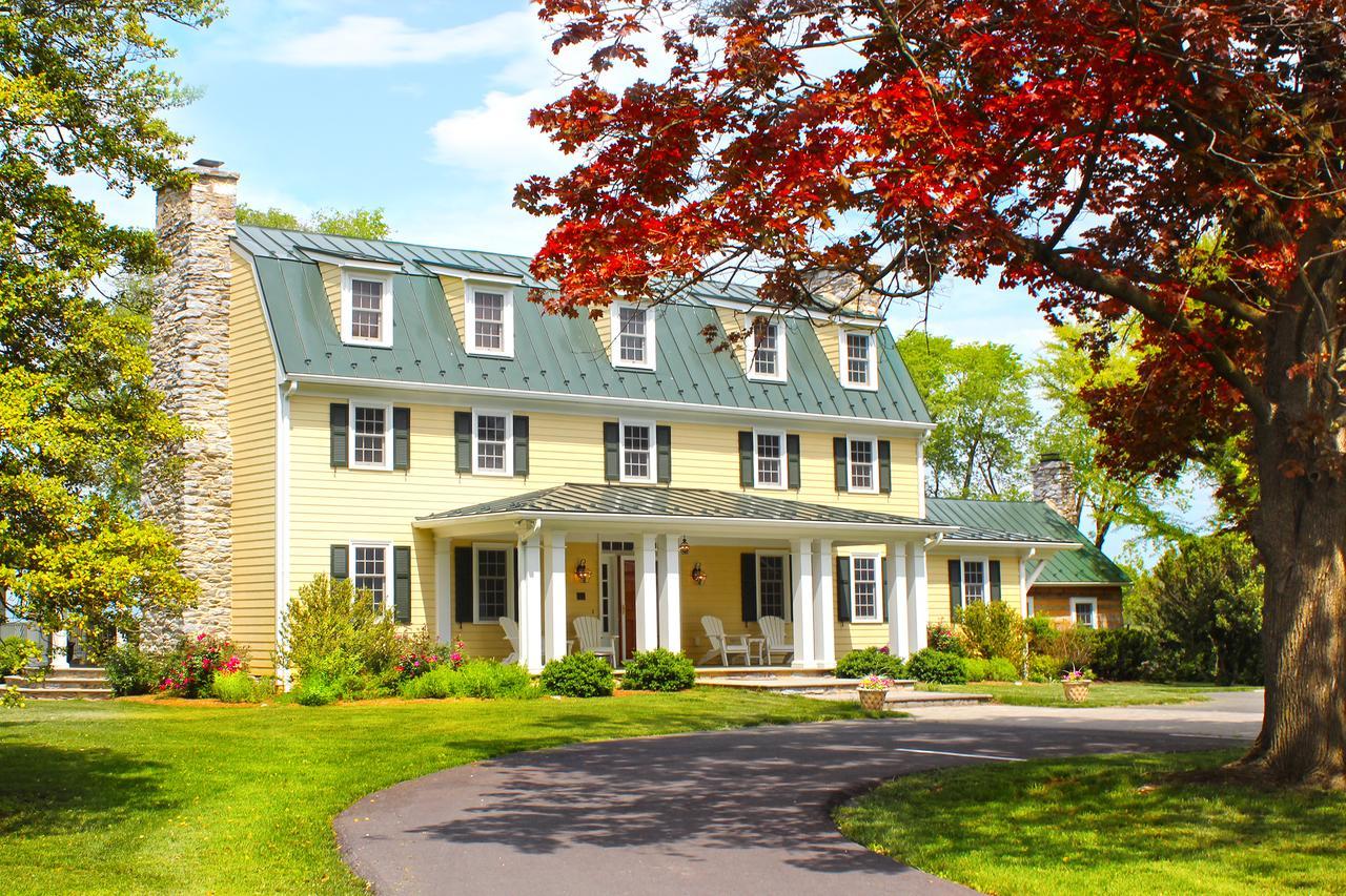 Hillbrook Inn & Spa (Adults Only) Чарльз-Таун Экстерьер фото