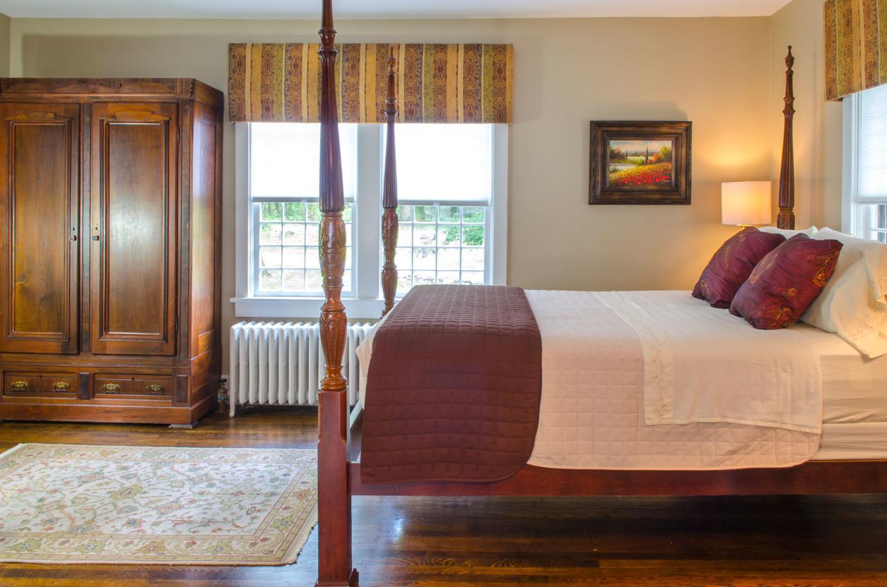 Hillbrook Inn & Spa (Adults Only) Чарльз-Таун Экстерьер фото