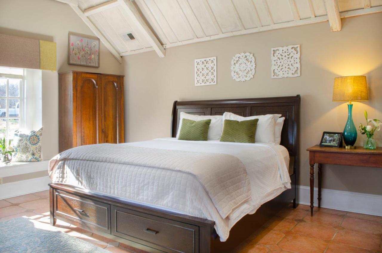 Hillbrook Inn & Spa (Adults Only) Чарльз-Таун Экстерьер фото